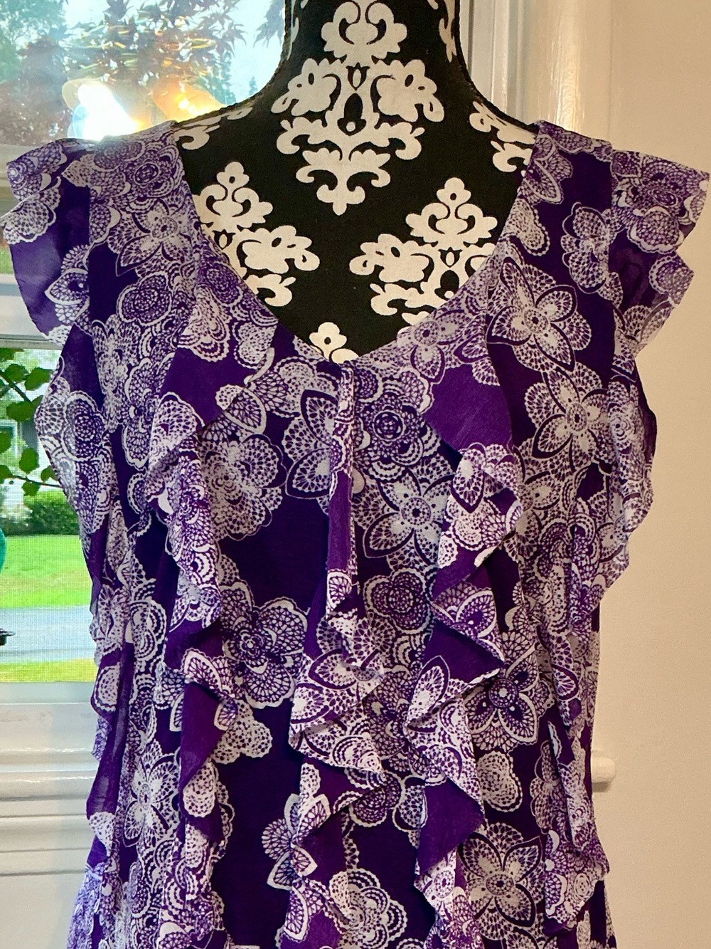 Elle Purple Ruffled VNeck Short Flutter Sleeve Blouse Size Large - Picture 2 of 12